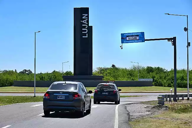 lectoras de patentes en accesos a Luján