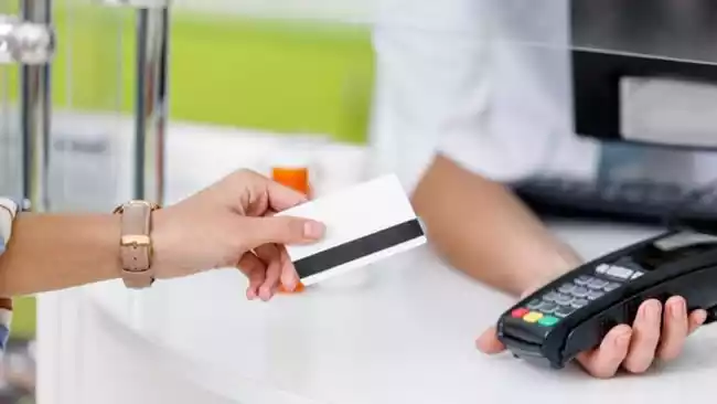 Febrero y una sorprendente caída en compras con tarjetas de crédito
